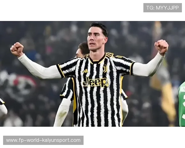 尤文图斯禁区推进，弗拉霍维奇完成射门